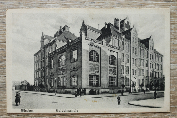 AK München / 1910-1920 / Guldeinschule / Schule Straße Architektur Jugendstil